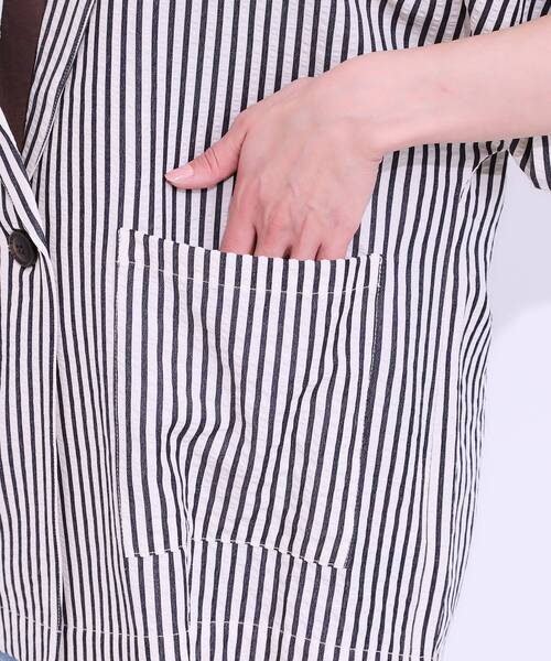 Cutie Blonde(キューティーブロンド)の「【セットアップ可能/ひんやり/吸水速乾】サッカーストライプ テーラードカラーシャツジャケット(テーラードジャケット・レディース・ネイビー系2/ブラック系2/ブラウン系その他3・03/04/02/01)」の6枚目の写真