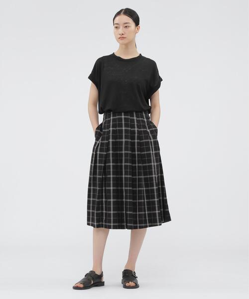 MARGARET HOWELL(マーガレットハウエル)の「LINEN JERSEY TOP(Tシャツ/カットソー・レディース・イエロー系その他3/ブラック・2)」の7枚目の写真