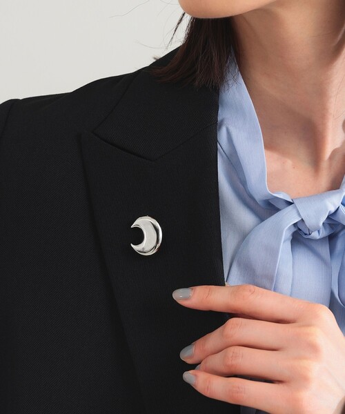 IRIS47(イリスフォーセブン)の「IRIS47 / tsuki ブローチ(ブローチ/コサージュ・レディース・シルバー・ONE SIZE)」の1枚目の写真