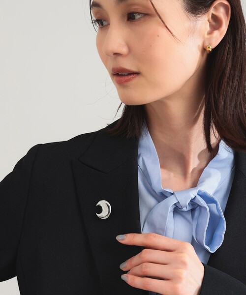 IRIS47(イリスフォーセブン)の「IRIS47 / tsuki ブローチ(ブローチ/コサージュ・レディース・シルバー・ONE SIZE)」の2枚目の写真