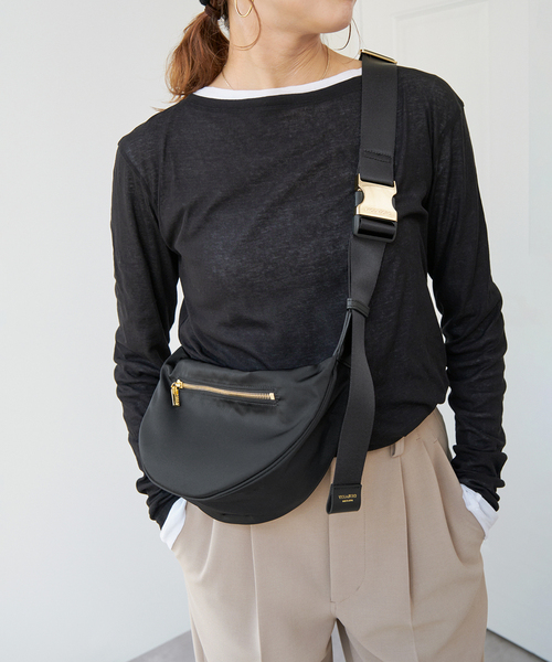 Spick & Span（スピックアンドスパン）の「《WEB限定 / 追加》VIOLAd’ORO / ヴィオラドーロ BIANCAナイロンショルダー（ショルダーバッグ・レディース・ブラウン/ブラック・FREE）」の4枚目の写真