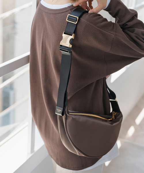 Spick & Span（スピックアンドスパン）の「《WEB限定 / 追加》VIOLAd’ORO / ヴィオラドーロ BIANCAナイロンショルダー（ショルダーバッグ・レディース・ブラウン/ブラック・FREE）」の22枚目の写真