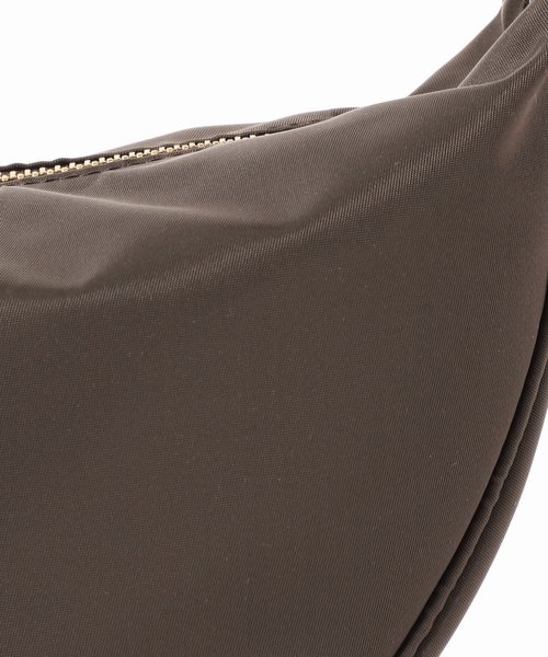 Spick & Span（スピックアンドスパン）の「《WEB限定 / 追加》VIOLAd’ORO / ヴィオラドーロ BIANCAナイロンショルダー（ショルダーバッグ・レディース・ブラウン/ブラック・FREE）」の5枚目の写真