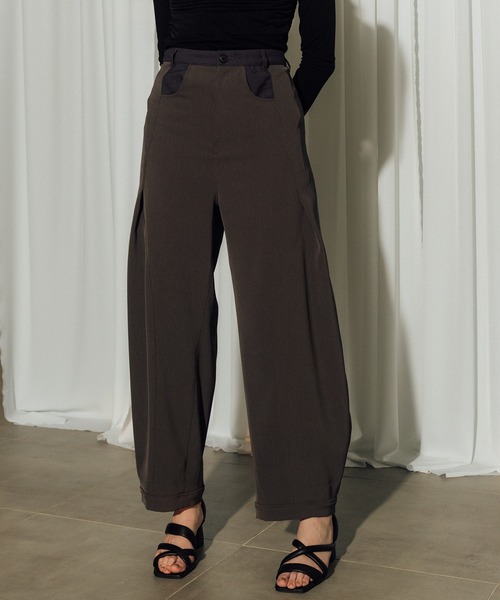 CITY TOKYO(シティトウキョウ)の「【CITY TOKYO/シティートウキョウ】Twill Barrel Leg Pants/ツイルバレルレッグパンツ(その他パンツ・レディース・ダークグレー/キナリ/ブラック・2/1)」の1枚目の写真