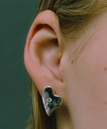 LAPUIS(ラピュイ) Garden Heart pierced earrings