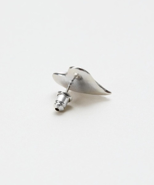 LAPUIS(ラピュイ)の「LAPUIS(ラピュイ) Garden Heart pierced earrings(ピアス(両耳用)・レディース・シルバー/ゴールド・FREE)」の3枚目の写真