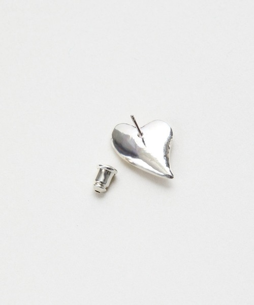 LAPUIS(ラピュイ)の「LAPUIS(ラピュイ) Garden Heart pierced earrings(ピアス(両耳用)・レディース・シルバー/ゴールド・FREE)」の4枚目の写真