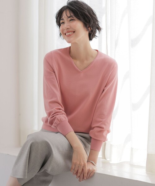 J.PRESS Ladies（J.プレス レディス）の「【人気のため新色追加】PRINCE Vネック ニット（ニット/セーター・レディース・イエロー系/ブラック系/ダルブルー系/ピンク系/ライトグレー系/ベージュ系/ピンク系2/ライトグリーン/ふじ色系・SMALL）」の8枚目の写真