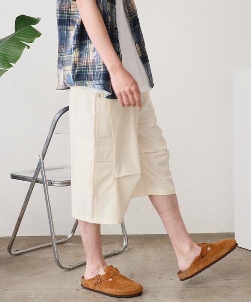 ROOPTOKYO（ループトウキョウ）の「ワイドシルエット リベットハーフカーゴパンツ（カーゴパンツ・メンズ・ブラック/ホワイト・L/M）」の12枚目の写真