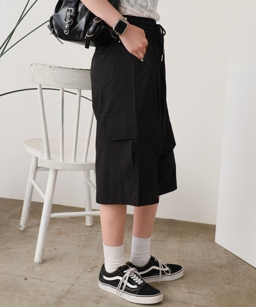 ROOPTOKYO（ループトウキョウ）の「ワイドシルエット リベットハーフカーゴパンツ（カーゴパンツ・メンズ・ブラック/ホワイト・L/M）」の18枚目の写真