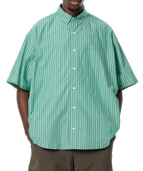 Sandinista(サンディニスタ)の「Sandinista Stripe Oversized Pocket S/S Shirt(サンディニスタ ストライプ オーバーサイズ ポケット ショートスリーブシャツ)(シャツ/ブラウス・メンズ・グリーン/レッド・MEDIUM/LARGE)」の1枚目の写真