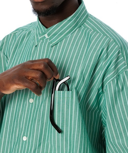 Sandinista(サンディニスタ)の「Sandinista Stripe Oversized Pocket S/S Shirt(サンディニスタ ストライプ オーバーサイズ ポケット ショートスリーブシャツ)(シャツ/ブラウス・メンズ・グリーン/レッド・MEDIUM/LARGE)」の7枚目の写真
