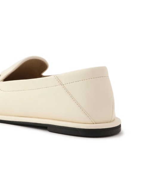 ADAM ET ROPE'（アダムエロペ）の「ミニマルデザインローファー（ローファー・レディース・ブラック/オフホワイト・23/23.5/24/24.5）」の6枚目の写真