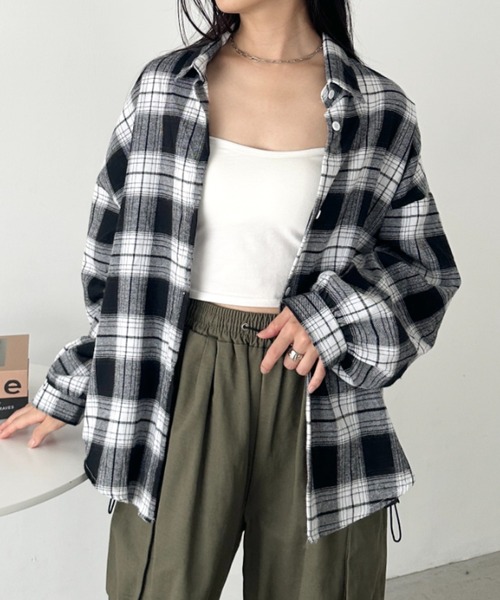 CLEA（クレア）の「ルーズシルエットチェックネルシャツ（シャツ/ブラウス・レディース・イエロー/ベージュ/ネイビー/レッド/グリーン/ピンク/ブラック/イエロー系その他/ライトブルー/ピンク系その他・FREE）」の2枚目の写真