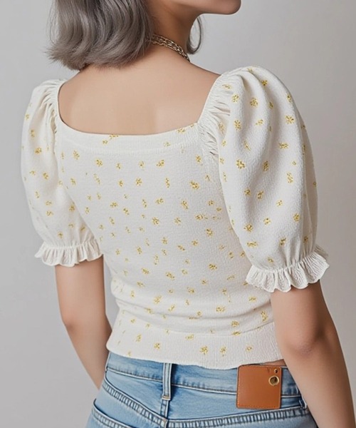 .KOM(ドットコム)の「A'GEM/9 × .kom 『.KOMZ/ドットケーオーエムゼット』小花柄シャーリングリボンブラウス(Tシャツ/カットソー・レディース・イエロー/レッド/ブルー・FREE)」の13枚目の写真