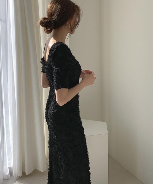 Forcement(フォースメント)の「華やかなスクエアネック半袖シャギーワンピース(ワンピース・レディース・ブラック/ホワイト/ワインレッド・M/L)」の14枚目の写真