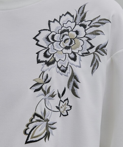 フラワーエンブロイダリーTee（Tシャツ/カットソー）｜UNITED TOKYO