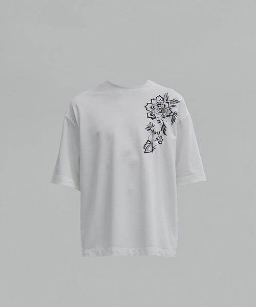 UNITED TOKYO(ユナイテッドトウキョウ)の「フラワーエンブロイダリーTee(Tシャツ/カットソー・メンズ・ホワイト/ブラック・2/1)」の19枚目の写真