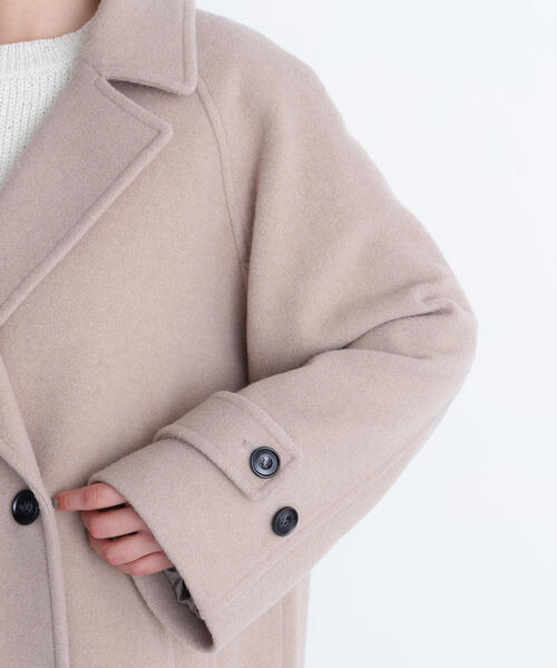 NATURAL BEAUTY BASIC（ナチュラルビューティーベーシック）の「◇ダブルブレストフォルムミドルコート（ピーコート・レディース・ダークブラウン/ベージュ/ネイビー/グレー・SMALL/MEDIUM）」の16枚目の写真