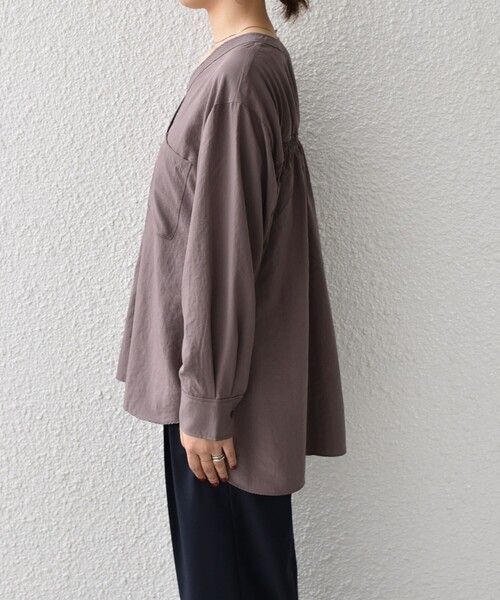 SHIPS Colors（シップス カラーズ）の「SHIPS Colors:〈手洗い可能〉ワッシャー ポケット シャツ◇（シャツ/ブラウス・レディース・ブラウン/オフホワイト/ライトグリーン/ピンク/ネイビー・ONE SIZE）」の22枚目の写真