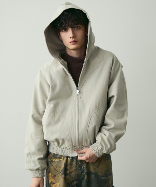 Shoowtime（ショウタイム）の「Short-Length Duck Canvas Hooded Blouson / ショート丈ダックフーデッドブルゾン（ブルゾン・メンズ・アイボリー/ブラック・MEDIUM/LARGE/X-LARGE）」の3枚目の写真