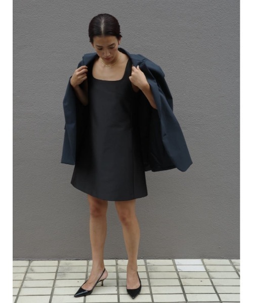 UNUS(ユナス)の「UNUS / Satin Mini Dress(ワンピース・レディース・アイボリー/ブラック・38/36)」の9枚目の写真