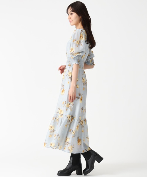 31 Sons de mode(トランテアン ソン ドゥ モード)の「2025秋冬新作 Vネックギャザーフラワーワンピース(ワンピース・レディース・ブラウン/ベージュ/ライトブルー・S/M)」の11枚目の写真