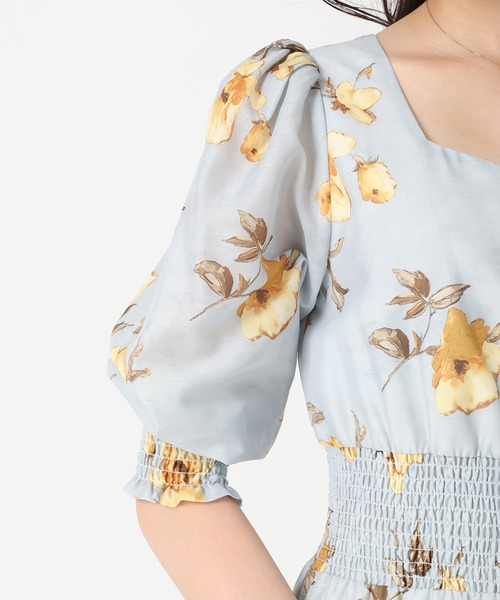 31 Sons de mode(トランテアン ソン ドゥ モード)の「2025秋冬新作 Vネックギャザーフラワーワンピース(ワンピース・レディース・ブラウン/ベージュ/ライトブルー・S/M)」の22枚目の写真