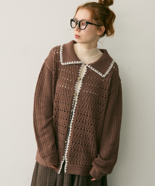 Crisp（クリスプ）の「ステッチアクセントニットカーディガン（カーディガン/ボレロ・レディース・ブラウン/アイボリー・FREE）」の2枚目の写真