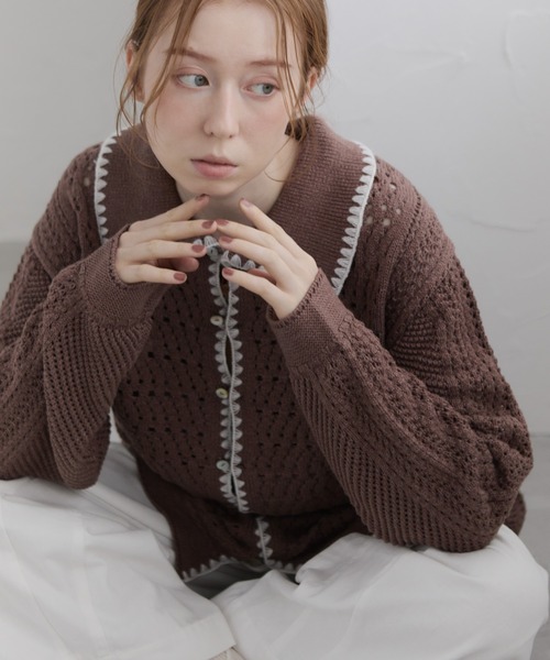 Crisp（クリスプ）の「ステッチアクセントニットカーディガン（カーディガン/ボレロ・レディース・ブラウン/アイボリー・FREE）」の4枚目の写真