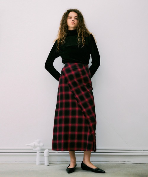 NOISE MAKER(ノイズメーカー)の「チェックロングスカート【MADE IN JAPAN】(スカート・レディース・レッド系/ブラック系その他・36/38)」の1枚目の写真