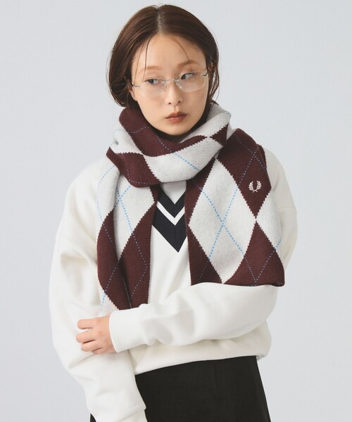 FRED PERRY（フレッドペリー）の「FRED PERRY / Argyle Scarf（マフラー・レディース・ブラック/オフホワイト・ONE SIZE）」の2枚目の写真
