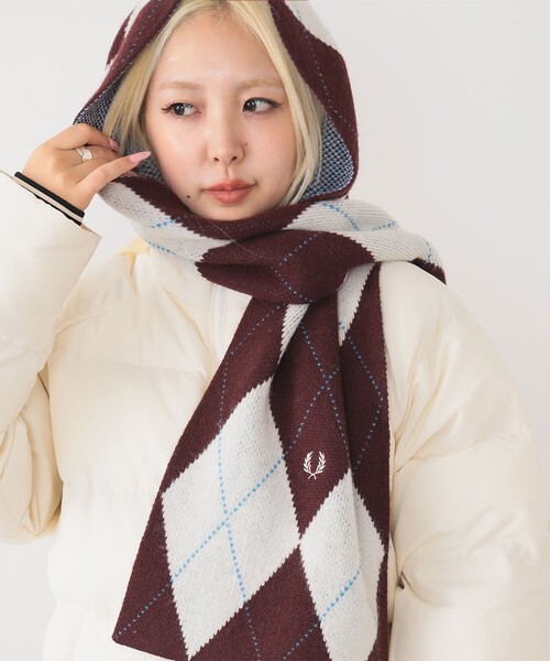 FRED PERRY（フレッドペリー）の「FRED PERRY / Argyle Scarf（マフラー・レディース・ブラック/オフホワイト・ONE SIZE）」の3枚目の写真
