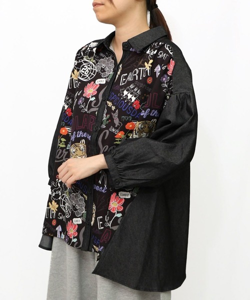 ScoLar（スカラー）の「ScoLar(スカラー) タイガー柄切替デニムシャツ（シャツ/ブラウス・レディース・ブラック・MEDIUM）」の2枚目の写真