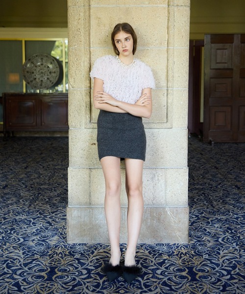 EIMY ISTOIRE(エイミーイストワール)の「フェザーポインテッドミュール(サンダル・レディース・ピンク/ブラック・L/M/S)」の5枚目の写真