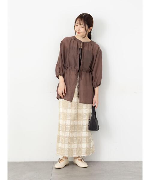 Te chichi TERRASSE(テチチテラス)の「前後2WAYドロストチュニック(シャツ/ブラウス・レディース・オフホワイト/チャコールグレー/ブラウン・F)」の5枚目の写真