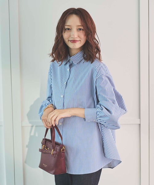 Sirin(シリン)の「バックボタンオーバーシャツ(シャツ/ブラウス・レディース・オフホワイト/ブルー/ブルー系その他・FREE)」の4枚目の写真