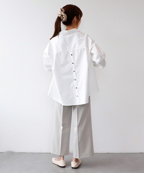 Sirin(シリン)の「バックボタンオーバーシャツ(シャツ/ブラウス・レディース・オフホワイト/ブルー/ブルー系その他・FREE)」の21枚目の写真