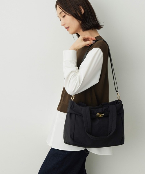 A/C DESIGN BY ALPHA CUBIC（エーシーデザインバイアルファキュービック）の「ビット2WAYバッグ【A4・ノートパソコン・タブレット収納可能・ショルダーストラップ付】（トートバッグ・レディース・ベージュ/ブラック・フリー）」の12枚目の写真