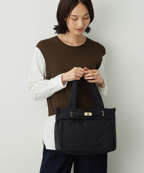 A/C DESIGN BY ALPHA CUBIC（エーシーデザインバイアルファキュービック）の「ビット2WAYバッグ【A4・ノートパソコン・タブレット収納可能・ショルダーストラップ付】（トートバッグ・レディース・ベージュ/ブラック・フリー）」の13枚目の写真