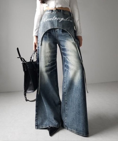 me+em select(ミームセレクト)の「【 2WAY 】レタリングロゴ刺繍ガーターヴィンテージワイドデニム / lettering logo embroidery garter vintage wide denim ※※(デニムパンツ・レディース・ブルー/ブラック・MEDIUM/SMALL/X-LARGE/LARGE)」の2枚目の写真