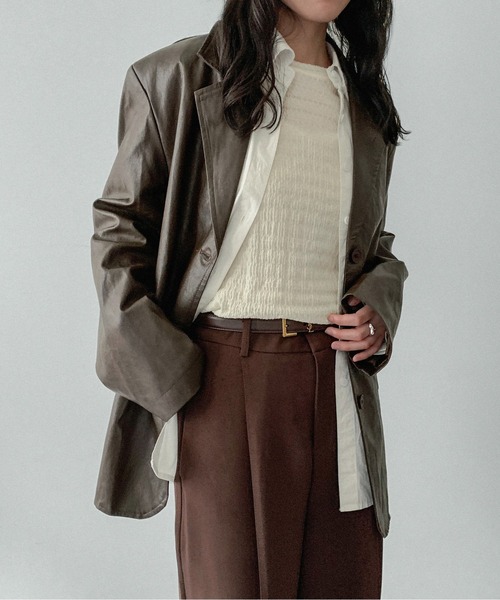 on:nue（オンニュ）の「【on:nue】[着用動画あり！] ヴィンテージフェイクレザージャケット（テーラードジャケット・レディース・ブラウン/ブラック・FREE）」の4枚目の写真