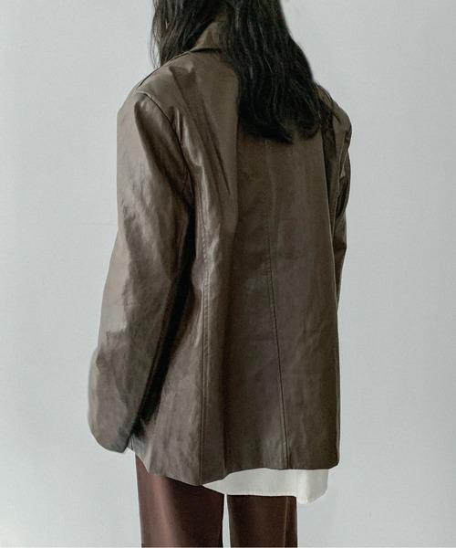 on:nue（オンニュ）の「【on:nue】[着用動画あり！] ヴィンテージフェイクレザージャケット（テーラードジャケット・レディース・ブラウン/ブラック・FREE）」の6枚目の写真
