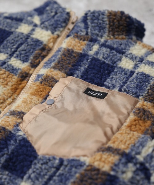 DILASH（ディラッシュ）の「バイカラーポケット付きボアジャケット（その他アウター・キッズ・ネイビー/ベージュ・80/140/130/120/110/100/90）」の4枚目の写真