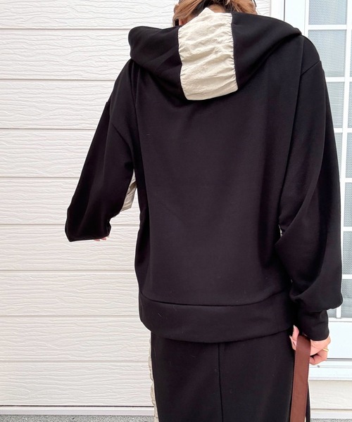 Q（キュー）の「ソフトダンボールドッキングパーカー（パーカー・レディース・ブラック/チャコールグレー・MEDIUM）」の20枚目の写真