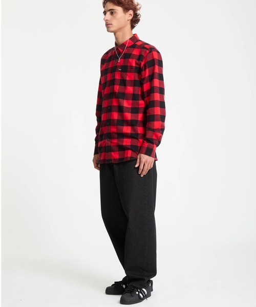 VOLCOM(ボルコム)の「VOLCOM CADEN PLAID LS/ボルコムチェック長袖シャツ(シャツ/ブラウス・メンズ・レッド系その他/ブラック・MEDIUM/LARGE)」の14枚目の写真