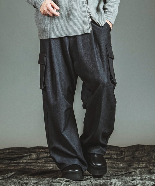NO ID.(ノーアイディ)の「【NO ID.】Easy Baggy Parachute Cargo Trousers / イージー バギー パラシュート カーゴ トラウザーズ(カーゴパンツ・メンズ・ブラック/グレー・2/1)」の2枚目の写真