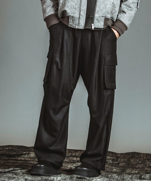 NO ID.(ノーアイディ)の「【NO ID.】Easy Baggy Parachute Cargo Trousers / イージー バギー パラシュート カーゴ トラウザーズ(カーゴパンツ・メンズ・ブラック/グレー・2/1)」の1枚目の写真