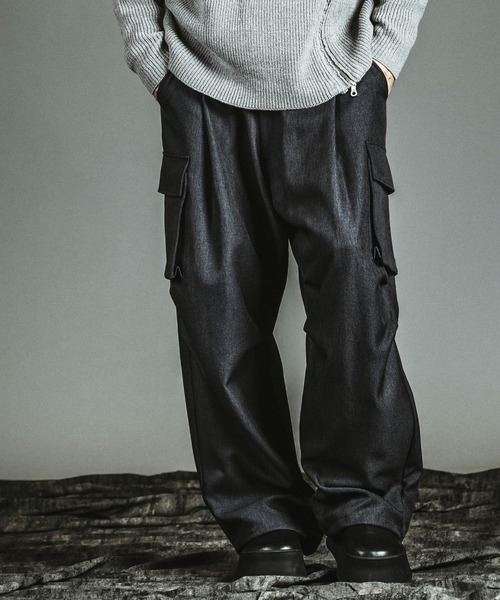 NO ID.(ノーアイディ)の「【NO ID.】Easy Baggy Parachute Cargo Trousers / イージー バギー パラシュート カーゴ トラウザーズ(カーゴパンツ・メンズ・ブラック/グレー・2/1)」の4枚目の写真