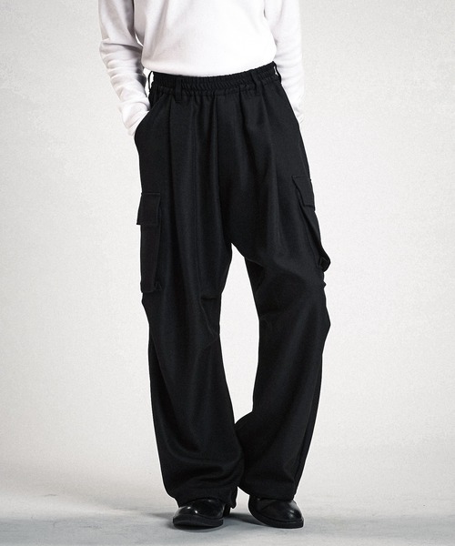 NO ID.(ノーアイディ)の「【NO ID.】Easy Baggy Parachute Cargo Trousers / イージー バギー パラシュート カーゴ トラウザーズ(カーゴパンツ・メンズ・ブラック/グレー・2/1)」の21枚目の写真